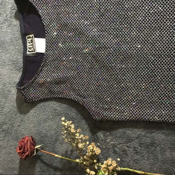 City Triangle Sparkly ⚡️ Sleeveless Top - Picture 2 of 7